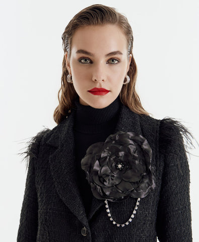 Image of Flower brooch with rhinestone chain