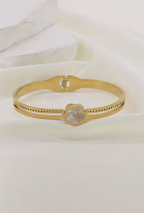 Gold Bracelet with Flower