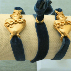 Gold-Plated Sacred Heart (Detente) Shaped Velvet Bracelet 7.5-inch