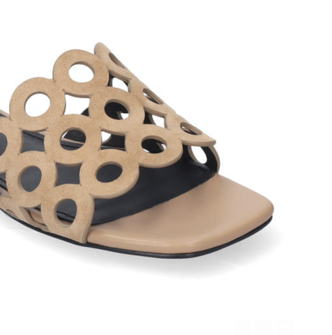 ORIBU FLAT SANDALS