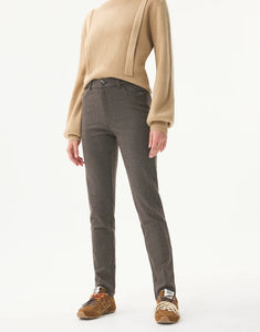 Slim pants with micro-patterns